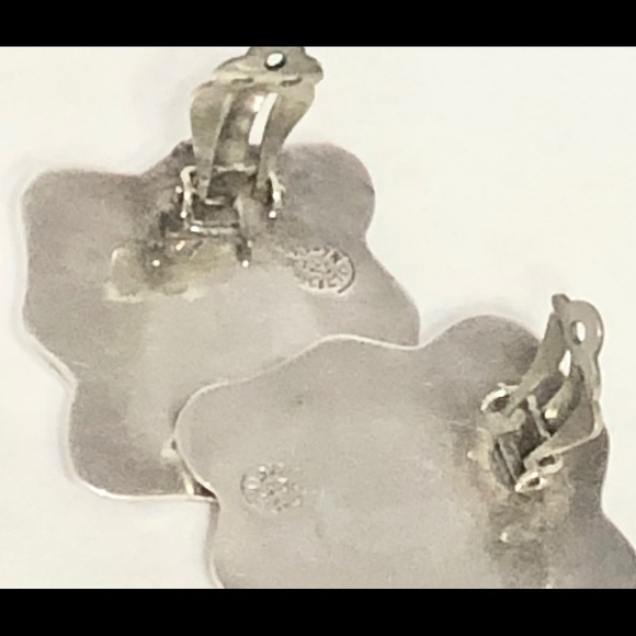 Vintage Sterling Silver Puffy Clip-On Earrings - Picture 3 of 4